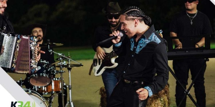 Sinsino lanza “Un Día Casual” al ritmo de la cumbia mexicana