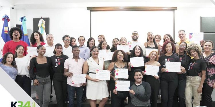 "Escena Joven” galardona a lo mejor del talento emergente en su segunda edición"