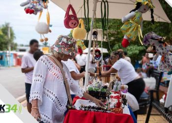 Folclore y alegría en Pedernales con la llegada del nuevo crucero