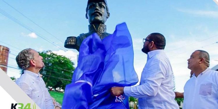 Efemérides Patrias y Alcaldía de El Seibo inauguran busto de Antonio Duvergé y plaza patriótica
