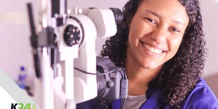 Conoce cómo Yailin la Más Viral cambió el color de sus ojos y cuáles son los riegos