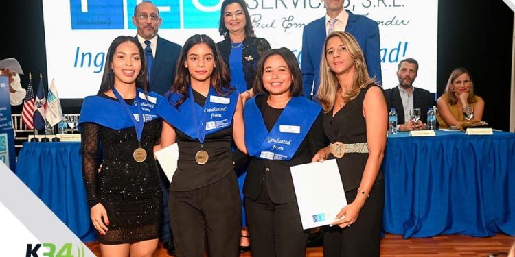 Progressive English gradúa a 71 nuevos profesionales en Inglés