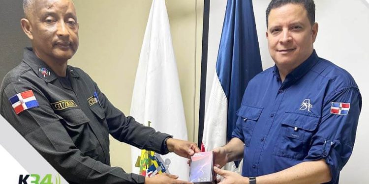 SICPA Dominicana capacita miembros del CECCOM sobre métodos para identificar productos ilícitos