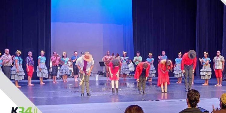 Zafra, teatro danzario multidisciplinario, abre el Festival Nacional de Teatro 2024