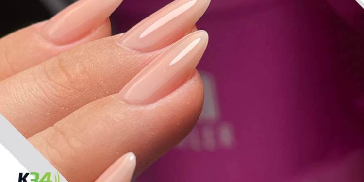 Génessis Gómez es especialista en aplicar builder gel: la técnica preferida por las celebridades