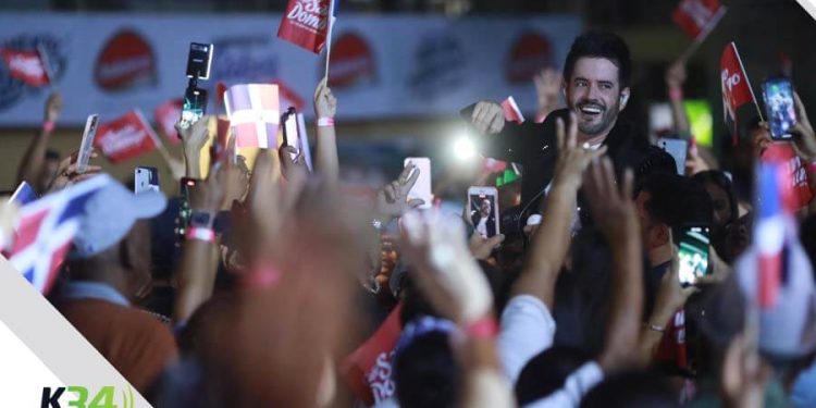 Manny Cruz llena Baní de merengue