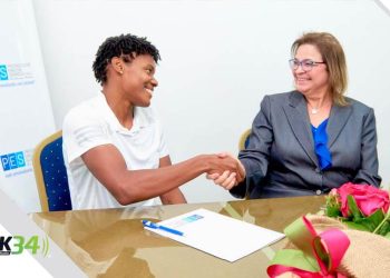 Marileidy Paulino inicia estudios en Progressive English Services