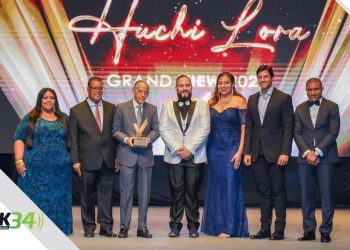 Huchi Lora: Gran Premio View Award de la SODOMEDI, en emotivo y justo ceremonial