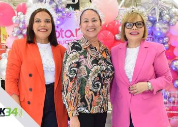 Evento “Atrévete a Brillar, Chica Star” reúne a más de 50 mujeres en Carrefour de la Avenida Duarte