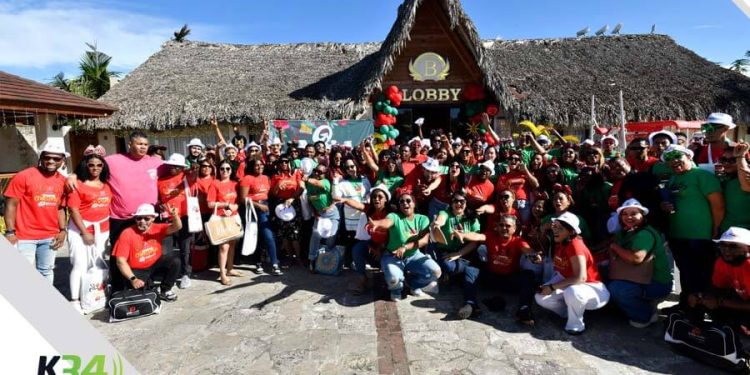 Grabo Estilo celebra divertida fiesta de Navidad
