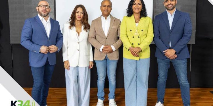 Todo un éxito la conferencia “Renacer 2025: Pasa Raya al 2024”