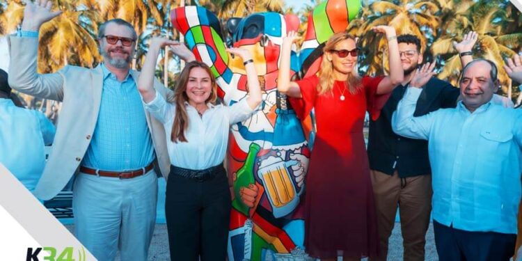 Embajada de Alemania y Alcaldía del DN instalan un Buddy Bear para celebrar la amistad Domínico-Alemana