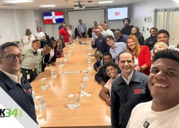 Juan Soto almuerza con colaboradores del Sistema 911