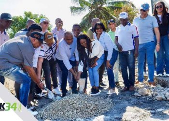 Senador Julito Fulcar inicia construcción de vivienda para familia afectada por incendio en Carretón