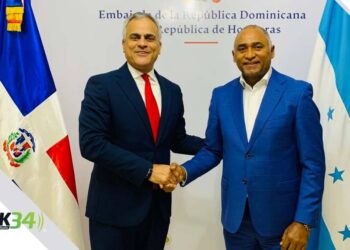 Senador Julito Fulcar visita la Embajada de RD en Honduras