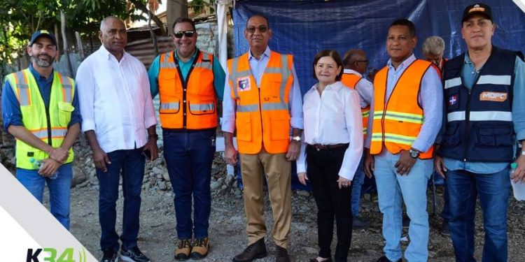 Inician trabajos puente Paso de los Hierros en Baní por gestiones del senador Julito Fulcar y gobernadora Ángela Yadira Báez