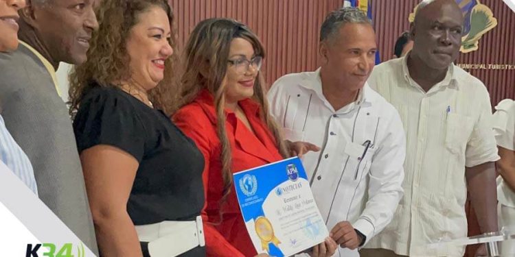 Walddy Lina Polanco es reconocida como Mejor Directora de Medios Digitales en los Premios NW 2024