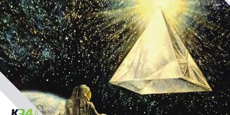 “Cantos Cósmicos”, el primer poemario de Bryan Hutchinson