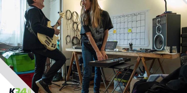 "CRUDO" de Colombina Parra y Silvio Paredes desafía los límites del rock experimental