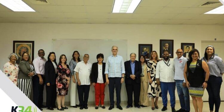 Luis Miguel De Camps se reúne con el Foro Socioeducativo para abordar desafíos y oportunidades en la educación