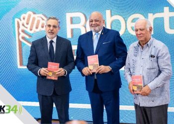 Roberto Fulcar pone en circulación su libro “Mi compromiso con la educación”