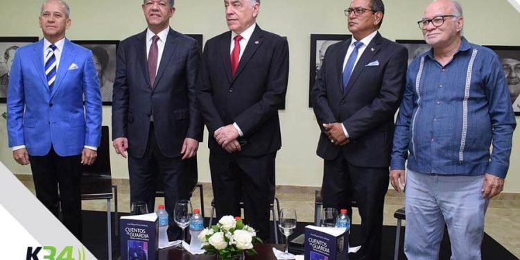 Roberto Fulcar pone en circulación su libro “Mi compromiso con la educación”