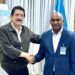 Manuel Zelaya recibe al senador Julito Fulcar en la Casa Presidencial de Honduras