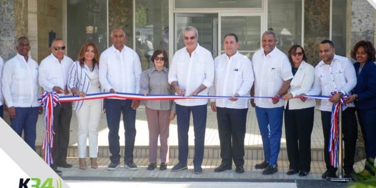 Senador Julito Fulcar solicita tomógrafo para el Hospital Nuestra Señora de Regla y el presidente Abinader accede