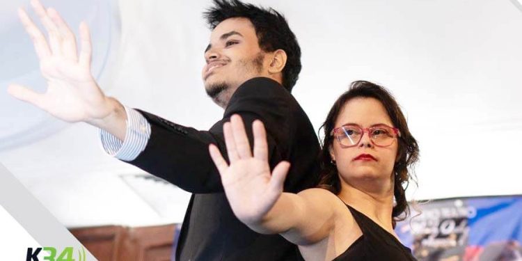 "El Amor al Otro Lado de la Pared" Llega a Santiago con una Emotiva Historia de Inclusión y Amor