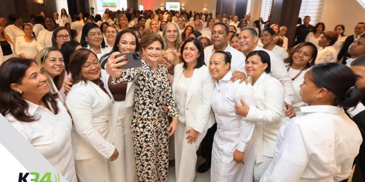 Senado de la República rinde homenaje a Doña Altagracia de la Cruz García, “Tarara”