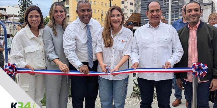 UFHEC gradúa 1,316 profesionales con mensaje de compromiso social