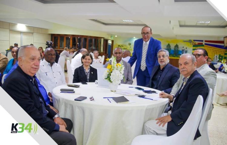 Senador Julito Fulcar presenta Plan Estratégico de Desarrollo Sostenible a banilejos residentes en Santo Domingo