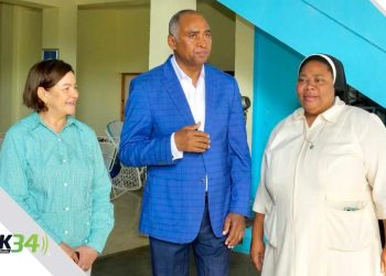 Senador Julito Fulcar y Gobernadora Ángela Yadira Báez entregan fondos a Hogar de Niñas Hijas de la Altagracia