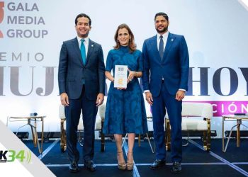 Ligia Bonetti recibe el galardón “Empresaria del Año” durante la tercera edición del Premio Mujer de Hoy