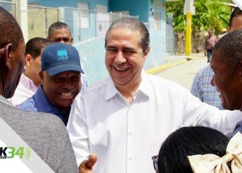 Francisco Javier García felicita a los padres dominicanos