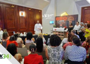 Frankeli Alcántara Gutiérrez realiza Cooking Show en VEST Internacional