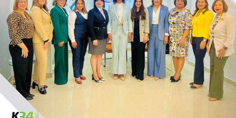 FEM y WWTS sellan alianza estratégica para fortalecer el liderazgo femenino en República Dominicana