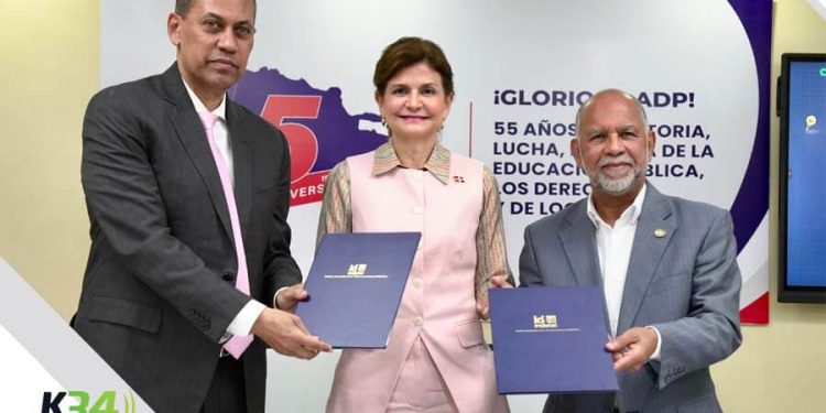 INDOTEL y ADP firman convenio que otorga más de 1,400 becas para capacitar docentes en competencias digitales