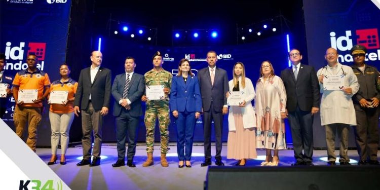 INDOTEL abre 30 mil becas gratuitas para impulsar futuro tecnológico del país