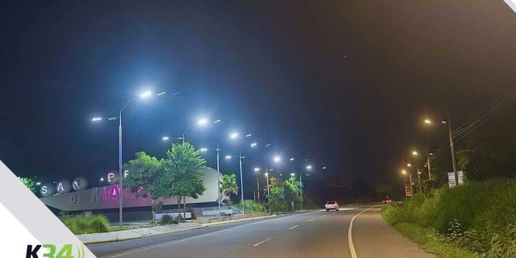 En primer semestre 2025, Edeeste puso en funcionamiento más de 15 mil luminarias