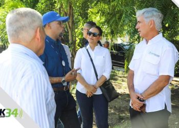 Edeeste y representantes del Banco Mundial recorren proyecto de rehabilitación de redes en Los Guaricanos