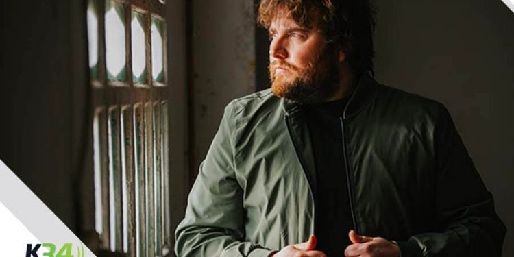 Rubén Nasville le pone banda sonora al fin del mundo con "Finisterre"