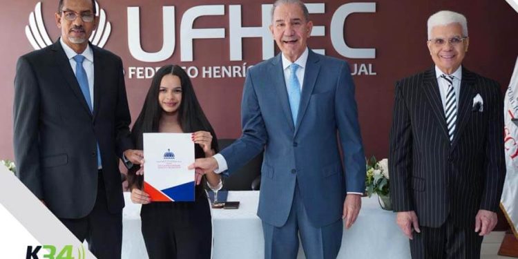 UFHEC recibe a 91 nuevos becados del MESCyT en programas de grado y posgrado