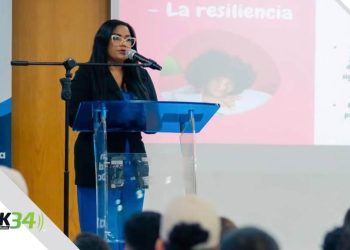 Walddy Lina Polanco imparte charla “Las mejores historias se escriben en silencio” en el Datathon 2025