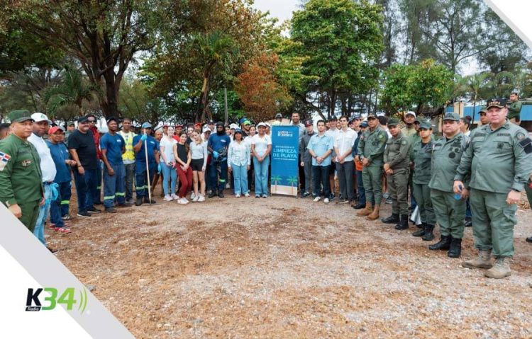 Alcaldía del DN e instituciones aliadas retiran siete toneladas de desechos de Playa Manresa