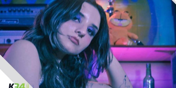 Lupe Larrode estrena “Fotos”: un viaje emocional entre el tiempo, la memoria y el grunge