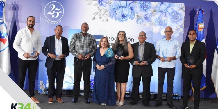 ADCS reconoce la trayectoria de fotógrafos, camarógrafos y diseñadores