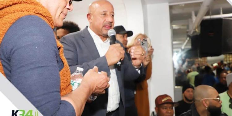 Dominicanos impulsan la reelección de Brian DePeña como alcalde de Lawrence