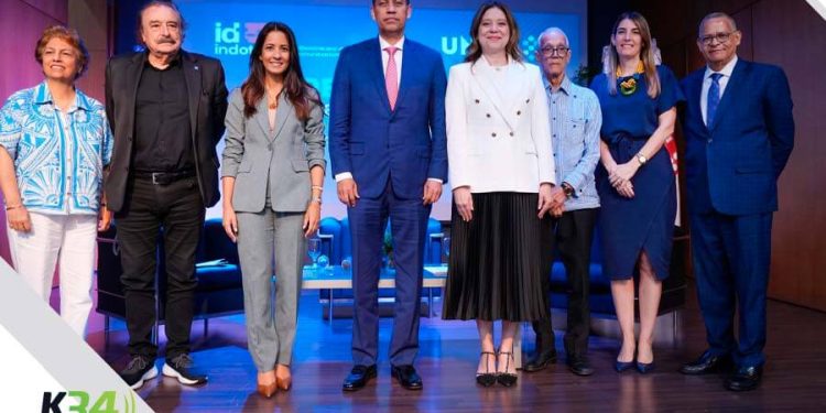 Periodista Ignacio Ramonet advierte irrupción de la IA ha erosionado la veracidad de la información y podría socavar sistema democrático