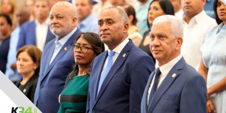 Julito Fulcar rinde cuentas en multitudinario acto en Baní y presenta el Plan Estratégico de Desarrollo Sostenible de Peravia